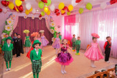 Весенний утренник "Сказочный подарок"
