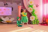 Весенний утренник "Сказочный подарок"
