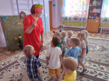 "По малинку в лес пойдем..." развлечение в группе раннего возраста