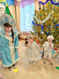 НОВОГОДНИЙ УТРЕННИК " КАК ЗВЕРИ ЕЛКУ НАРЯЖАЛИ"