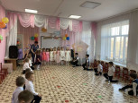 "КАК РЕБЯТА БАБУ-ЯГУ К ПРАЗДНИКУ НАРЯДИЛИ"