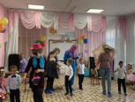 "КАК РЕБЯТА БАБУ-ЯГУ К ПРАЗДНИКУ НАРЯДИЛИ"