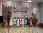 "КАК РЕБЯТА БАБУ-ЯГУ К ПРАЗДНИКУ НАРЯДИЛИ"