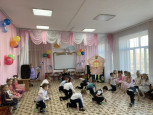 "КАК РЕБЯТА БАБУ-ЯГУ К ПРАЗДНИКУ НАРЯДИЛИ"