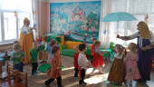 "На весеннем , на лугу"