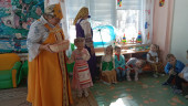 "На весеннем , на лугу"