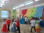 Весенняя ярмарка в старшей и подготовительной группах