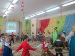Весенняя ярмарка в старшей и подготовительной группах