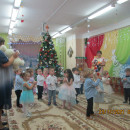 Новый год (младшая  и старшая группы)