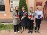 Вручение свидетельств об окончании школы