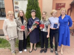 Вручение свидетельств об окончании школы
