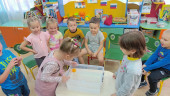 Экспериментирование с водой "Тонет - не тонет"