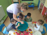 Приобщение детей раннего возраста к ЗОЖ посредством закаливания