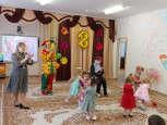 С праздником чудесным, с праздником весны!