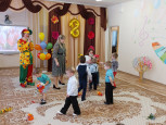 С праздником чудесным, с праздником весны!