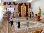 С праздником чудесным, с праздником весны!