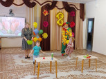 С праздником чудесным, с праздником весны!