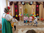 Наших милых мамочек поздравляем мы!