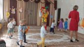 День игрушек у малышей