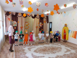 Осенний праздник в младшей группе
