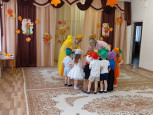 Осенний праздник в младшей группе
