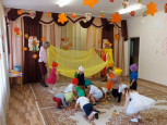 Осенний праздник в младшей группе