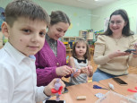Практикум по изготовлению пособия для сюжетно-ролевых игр "Конфетка!