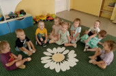 8.07.2024 "ДЕНЬ СЕМЬИ, ЛЮБВИ И ВЕРНОСТИ" В ЧЕСТЬ ПРАЗДНИКА МЫ ПРИДУМАЛИ ВОТ ТАКУЮ БОЛЬШУЮ РОМАШКУ- СИМВОЛ ПРАЗДНИКА! 