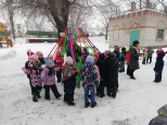 В нашем детском саду стало доброй традицией отмечать масленичные гуляния. "Широкая Масленица в гости к нам пришла"
