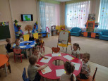 Занятие по лепке в группе раннего возраста  «Весёлая Гусеница»