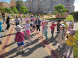 Тематический праздник, посвященный Дню защиты детей "Путешествие в страну Детства"