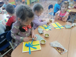 "Маму, папу я люблю, им подарок подарю"
