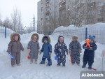 Мы зимой не скучаем - дружно, весело играем!