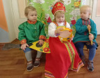Знакомство с русским народным костюмом