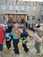 Масленицу встречаем, всех блинами угощаем