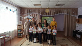 Я  с книгой открываю мир