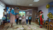 Садику родному скажем мы  : " Прощай!"