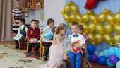 Садику родному скажем мы  : " Прощай!"