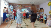 Садику родному скажем мы  : " Прощай!"