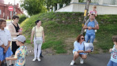 Красивый городок старинный, в раздолье Волга широка...