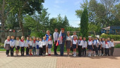 Гордо реет флаг России