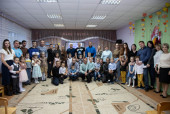 Поздравляем наших пап 