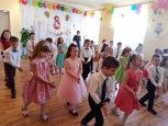 Праздничные утренники во 2 младшей и подготовительной к школе группах к 8 марта