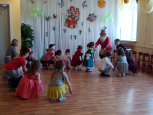 Весенние праздники  (подробнее)