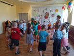 Весенние праздники  (подробнее)