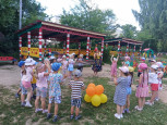 Летние праздники во 2 младшей и средней группах (подробнее)