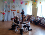 "Праздник, со слезами на глазах" (подробнее)