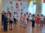 "В этот день, весной согретый, все цветы, улыбки - вам!" (подробнее)