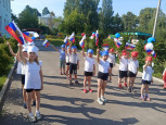 "Белый, синий, красный наш Российский флаг" (подробнее)