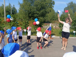 "Белый, синий, красный наш Российский флаг" (подробнее)